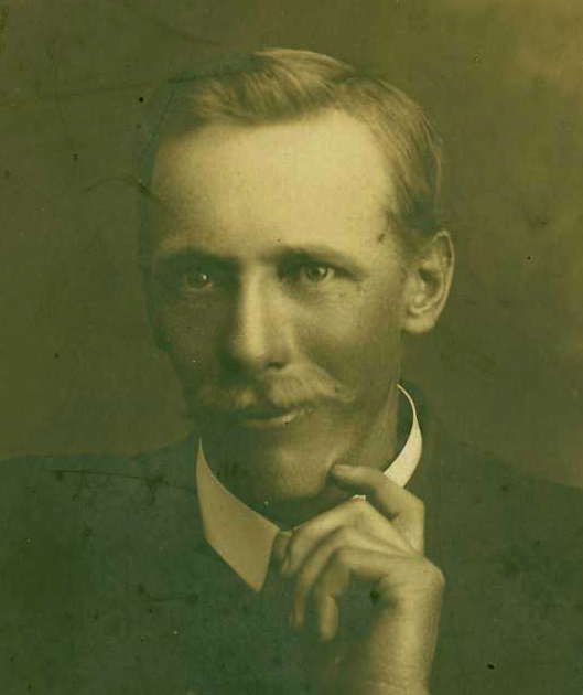 Photo of photos/Kenneth Dabinett McLennan portrait_crop